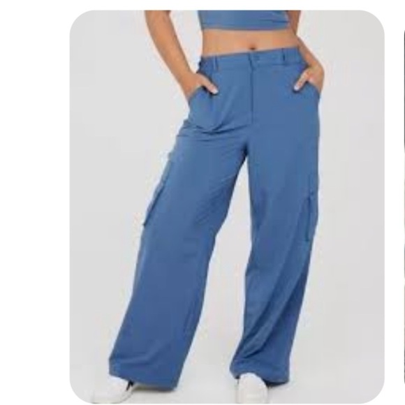 Aerie OFFLINE BY AERIE NYLON CARGO PANT size XS Short color blue - Picture 10 of 10